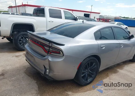 2016 Dodge Charger Sxt z USA, uszkodzony, nr VIN 2C3CDXHG3GH333427